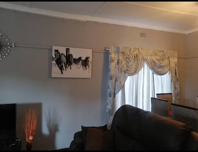 3 BEDROOM FREESTANDING SOLD IN STILFONTEIN EXT 4